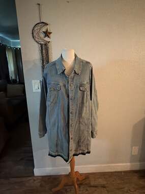 LOGQ Lori Goldstein Long Denim Jacket Size 28W Blue